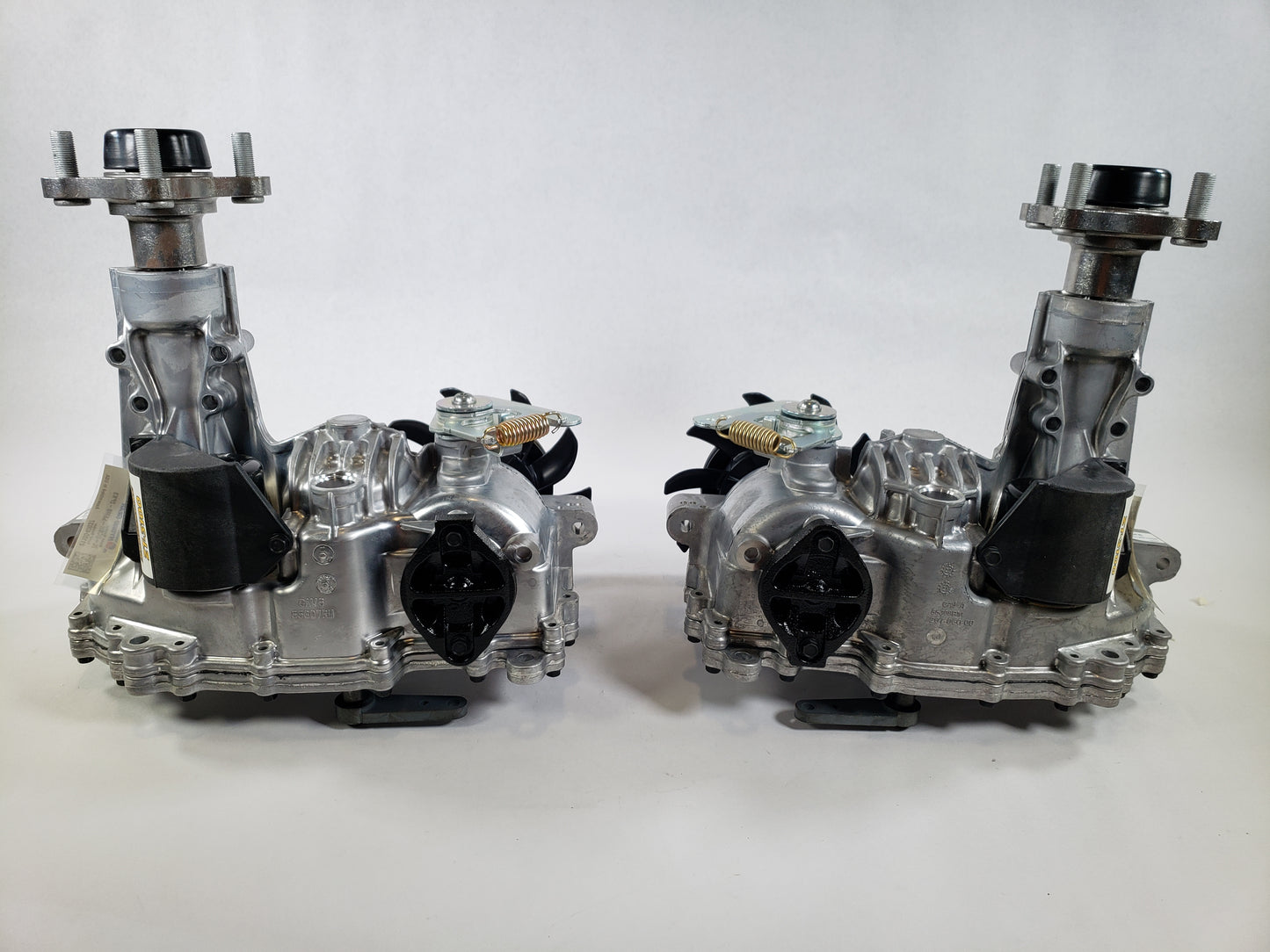 HydroGear Hydrostatic Drive Motor - Model ZT3100 (Left & Right Hand) ZL-KCBP-SEMC-3PX3 (LH) ZL-GCBH-SEMB-2PX3 (RH)
