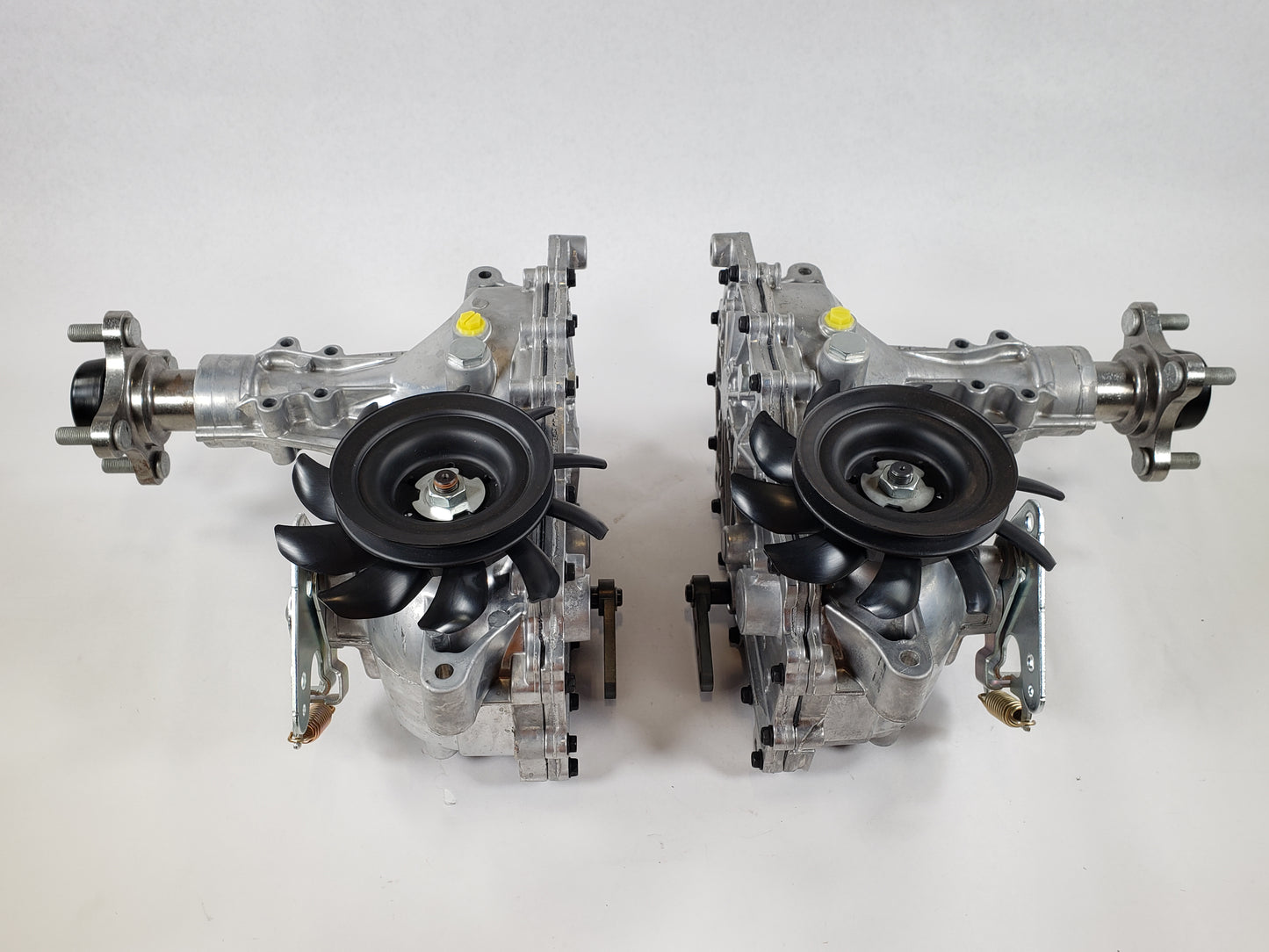 HydroGear Hydrostatic Drive Motor - Model ZT3100 (Left & Right Hand) ZL-KCBP-SEMC-3PX3 (LH) ZL-GCBH-SEMB-2PX3 (RH)