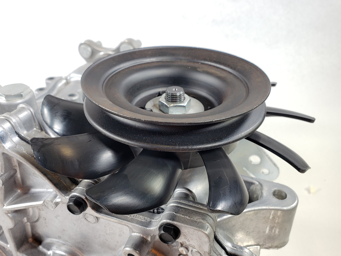 HydroGear Hydrostatic Drive Motor - Model ZT3100 (Left & Right Hand) ZL-KCBP-SEMC-3PX3 (LH) ZL-GCBH-SEMB-2PX3 (RH)