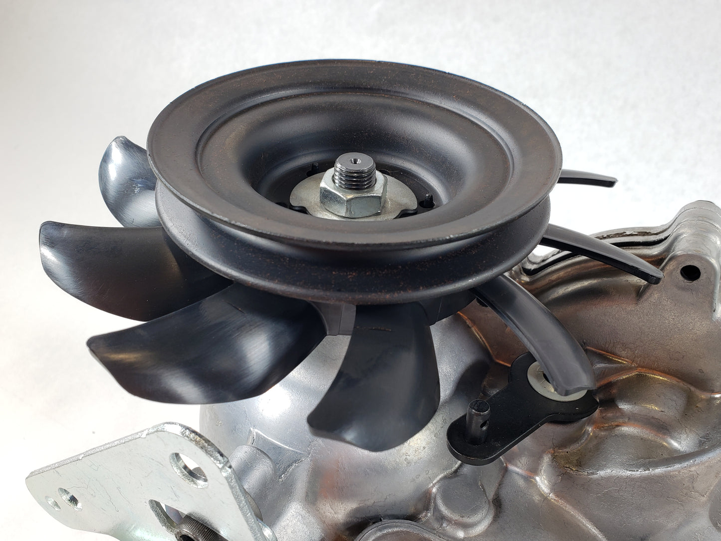 HydroGear Hydrostatic Drive Motor - Model ZT3100 (Left & Right Hand) ZL-KCBP-SEMC-3PX3 (LH) ZL-GCBH-SEMB-2PX3 (RH)