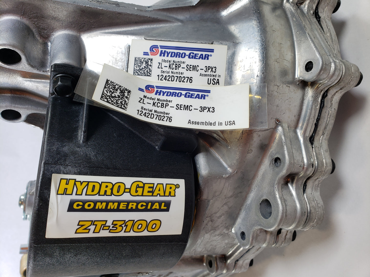 HydroGear Hydrostatic Drive Motor - Model ZT3100 (Left & Right Hand) ZL-KCBP-SEMC-3PX3 (LH)  ZL-GCBH-SEMB-2PX3 (RH)