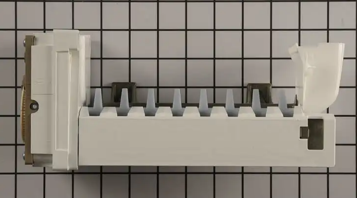 New Genuine OEM Whirlpool Refrigerator Ice Maker Assembly WPW10300024