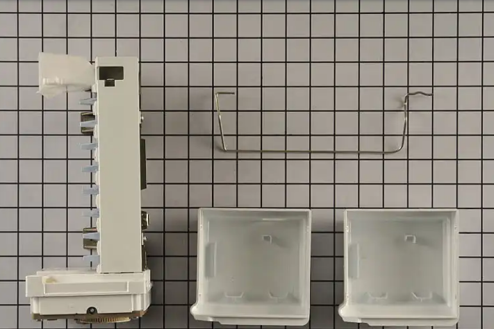 New Genuine OEM Whirlpool Refrigerator Ice Maker Assembly W10882923