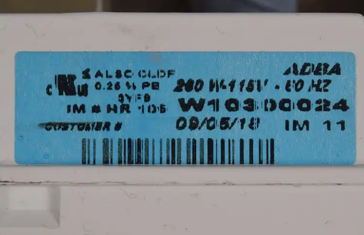 New Genuine OEM Whirlpool Refrigerator Ice Maker Assembly W10882923