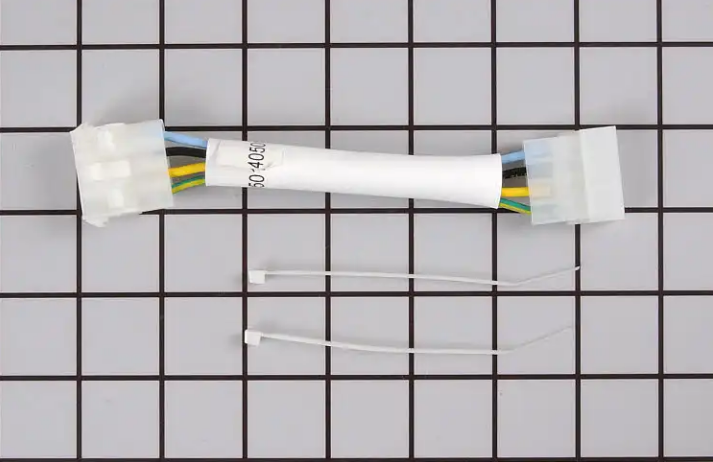 New Genuine OEM Frigidaire Refrigerator Ice Maker Assembly 5303918277