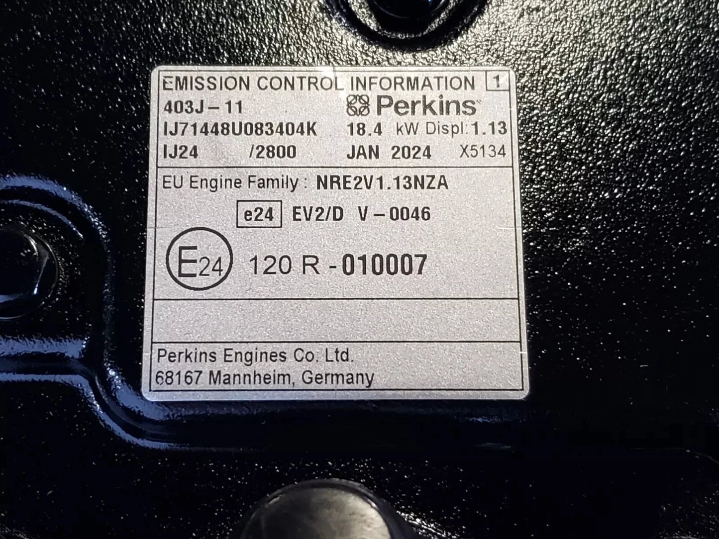 19.7 - 25.3HP Perkins 3 Cylinder 403J-11 Diesel Engine 14.7-18.9 kW @2800rpm