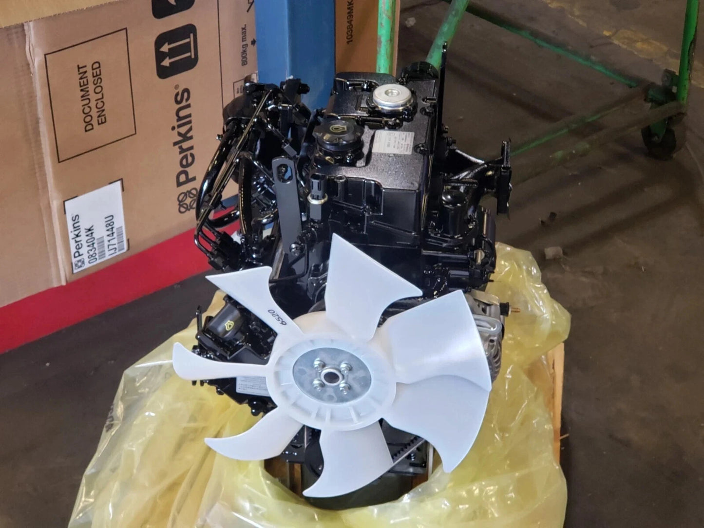 19.7 - 25.3HP Perkins 3 Cylinder 403J-11 Diesel Engine 14.7-18.9 kW @2800rpm