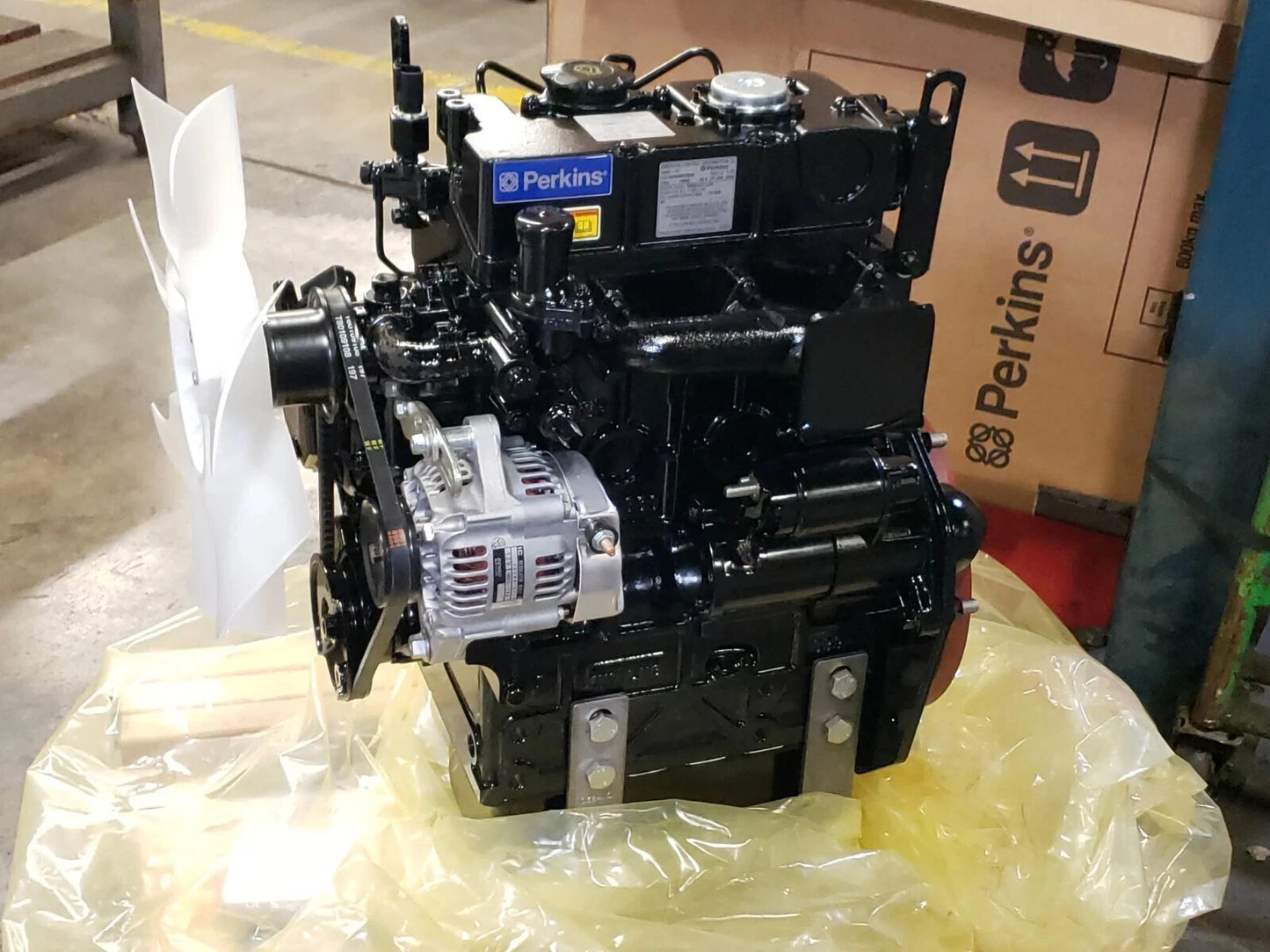 19.7 - 25.3HP Perkins 3 Cylinder 403J-11 Diesel Engine 14.7-18.9 kW @2800rpm